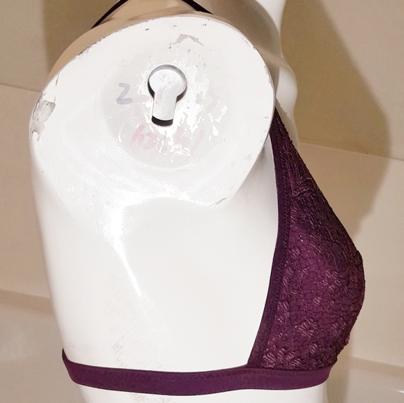 VICTORIAS SECRET BRA - Picture 2 of 4